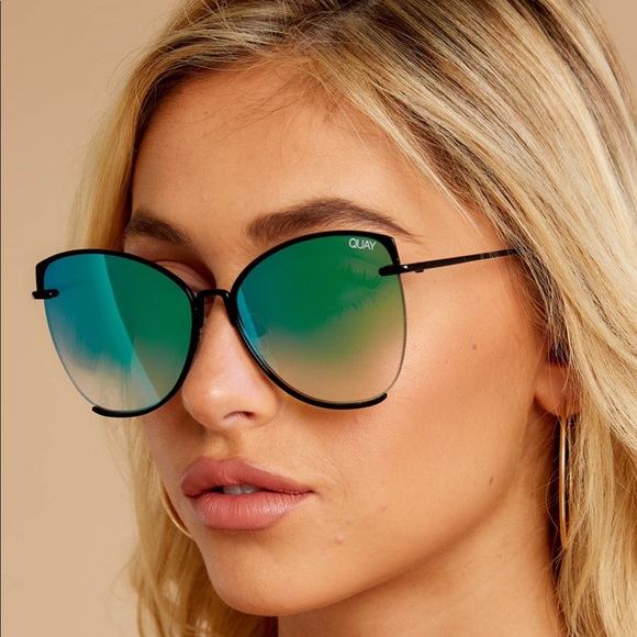 Quay Dusk to Dawn Sunglasses - Picture 3 of 7